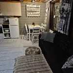 木屋 Ruka Mustalampi Satakieli Moekki 5 *