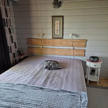 木屋 Ruka Mustalampi Satakieli Moekki 5 库萨莫